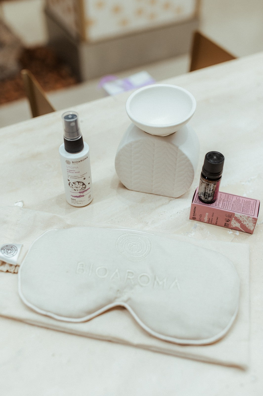 Ensemble de sommeil : masque de sommeil, huile de lavande, brume d'oreiller et brûleur à mazout