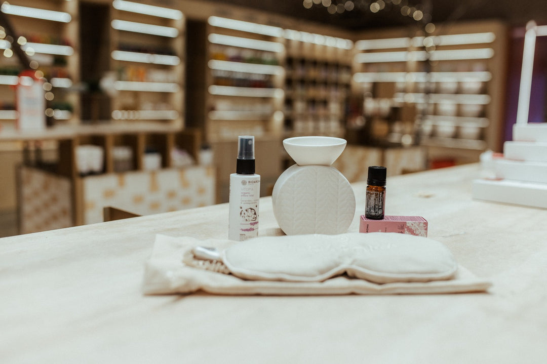 Ensemble de sommeil : masque de sommeil, huile de lavande, brume d'oreiller et brûleur à mazout